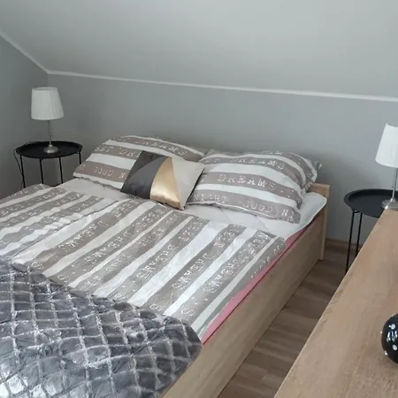 Vackor Vendeghaz Apartment *
